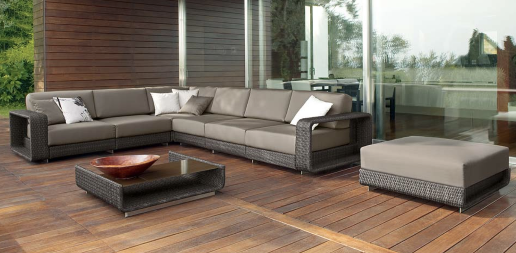 The Art of Outdoor Living: Unveiling the Benefits of Custom-Made Furniture in Hong Kong